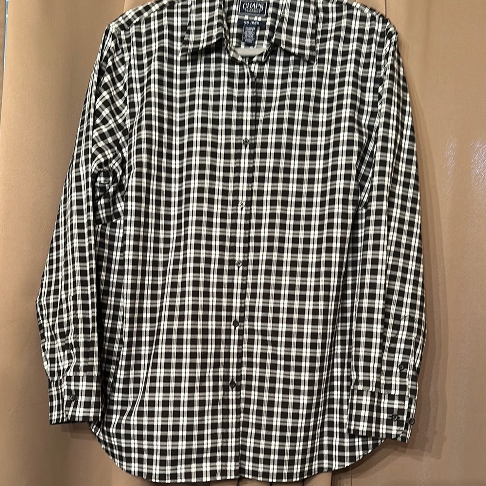 Chaps women long sleeved black and white shirt